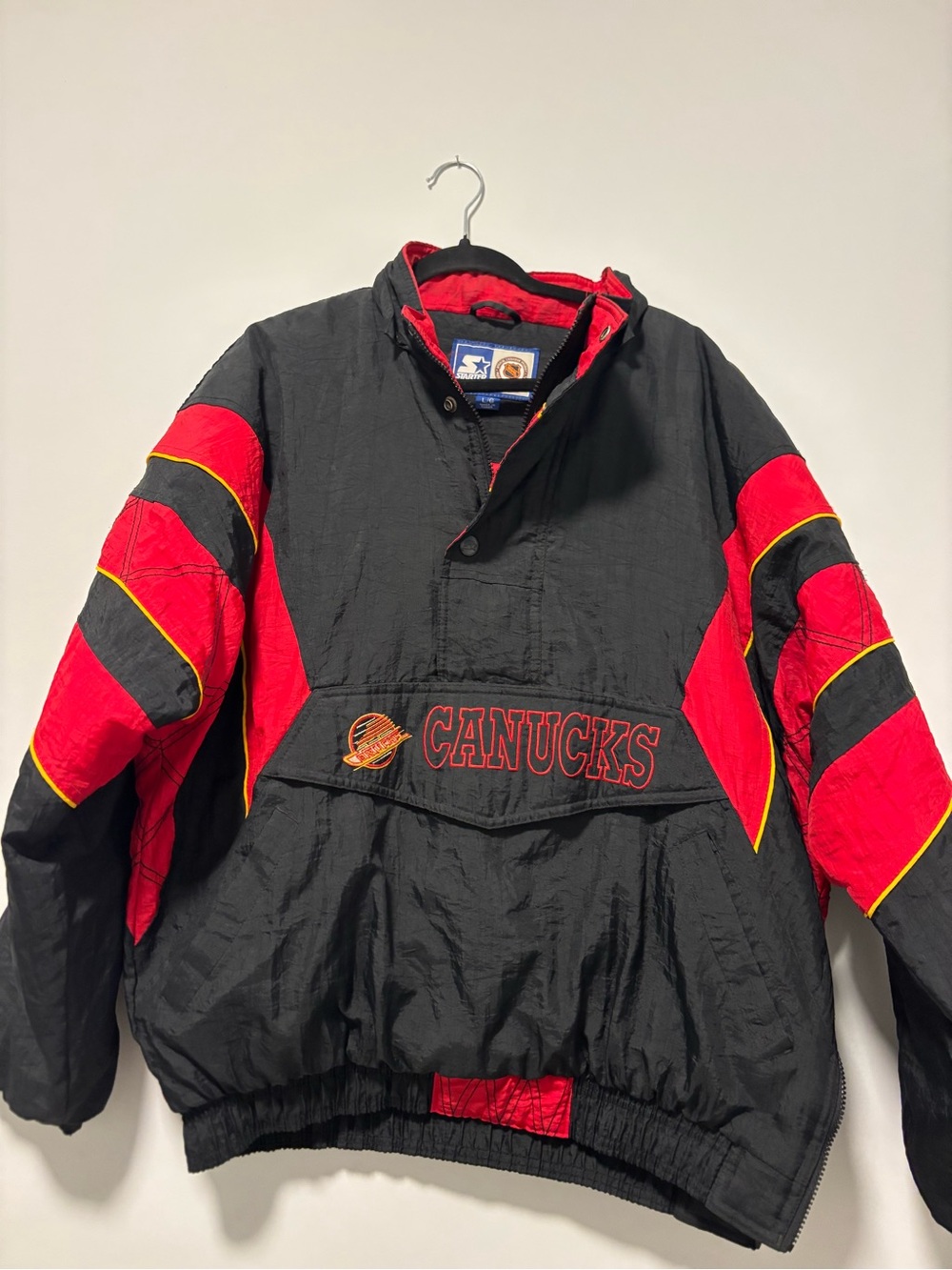 Vintage Vancouver Canucks Starter Jacket Large